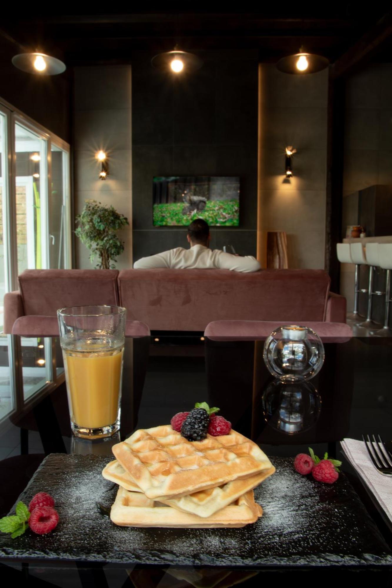 Spera Luxury Apartment มอนเรอาเล ภายนอก รูปภาพ